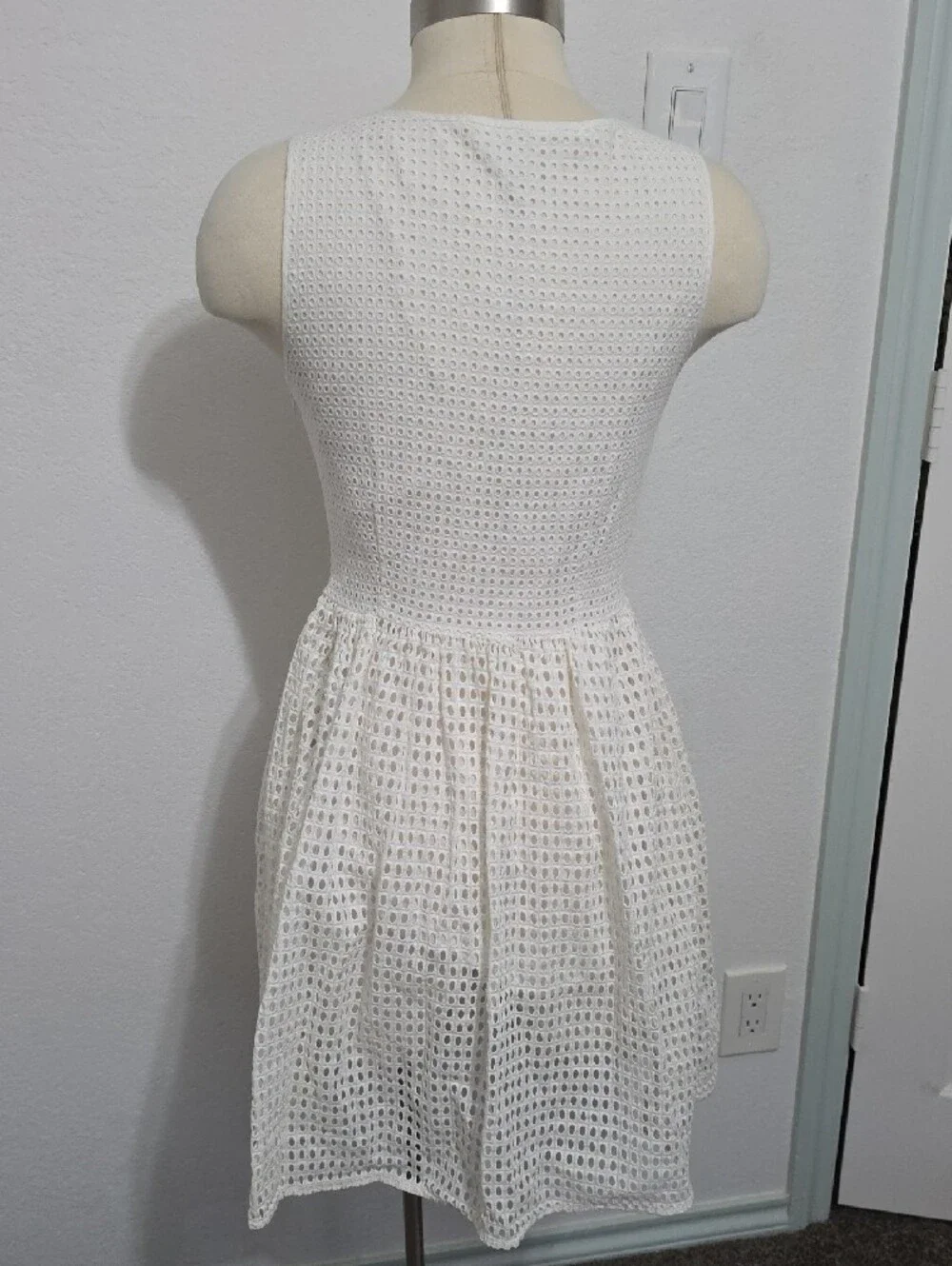 Michael Kors White Sleeveless Eyelet Mini Dress Sz Small